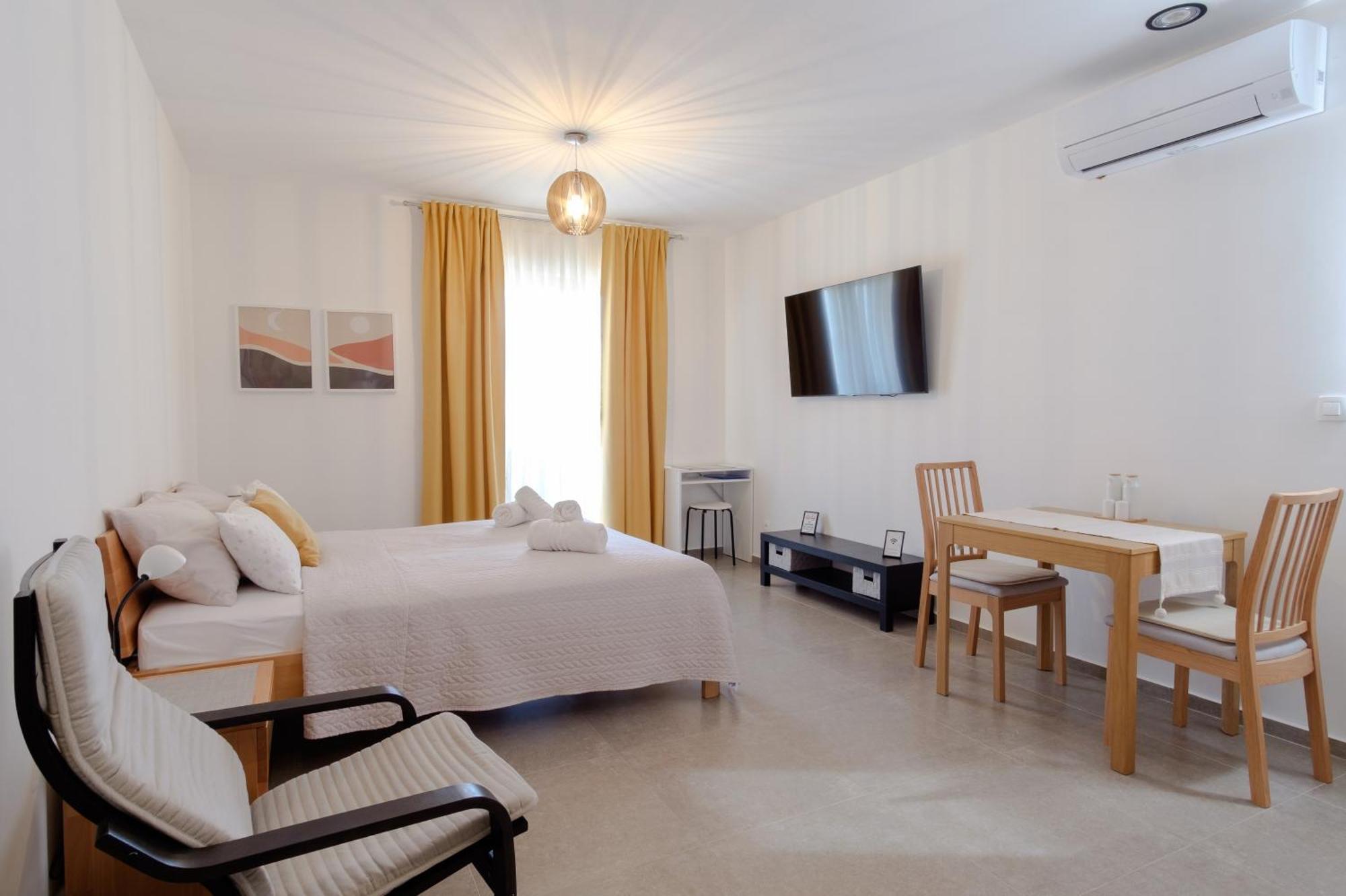 Apartments Grape ピロヴァッツ エクステリア 写真